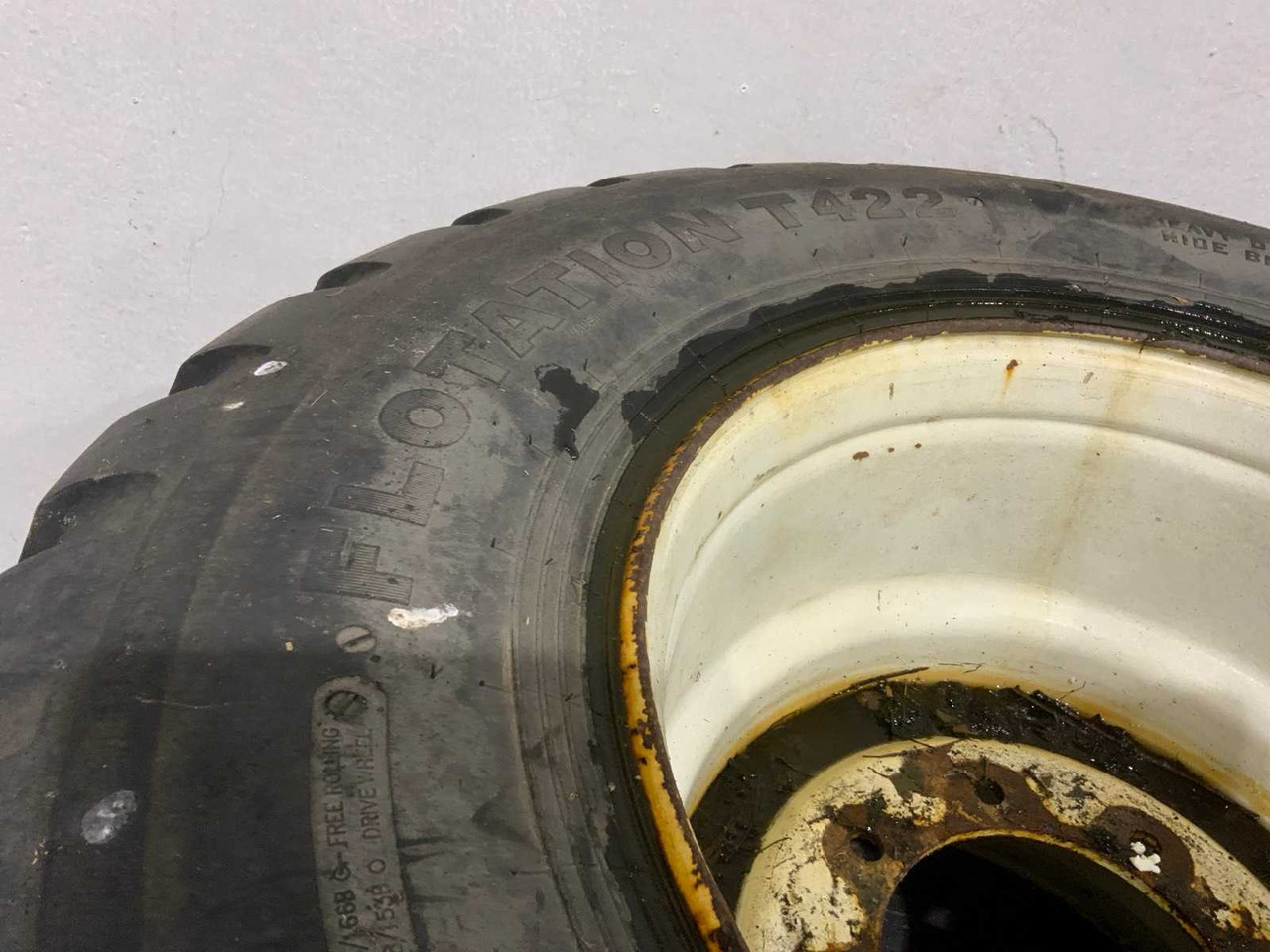 Tractor CEAT FLOTATION T422 - 600/55R22.5 TIPPER TIRE (2X)