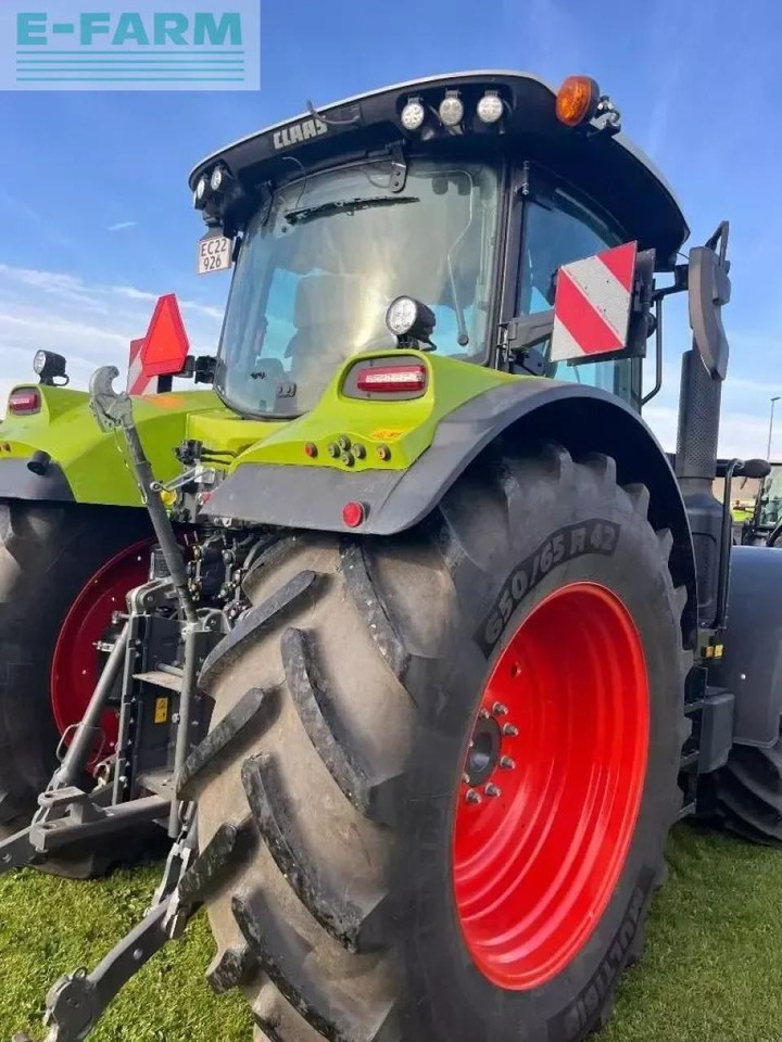 Tractor CLAAS
