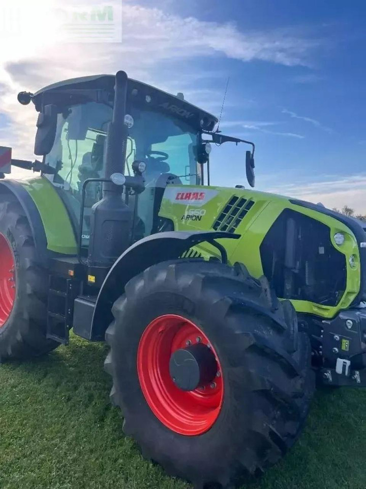 Tractor CLAAS