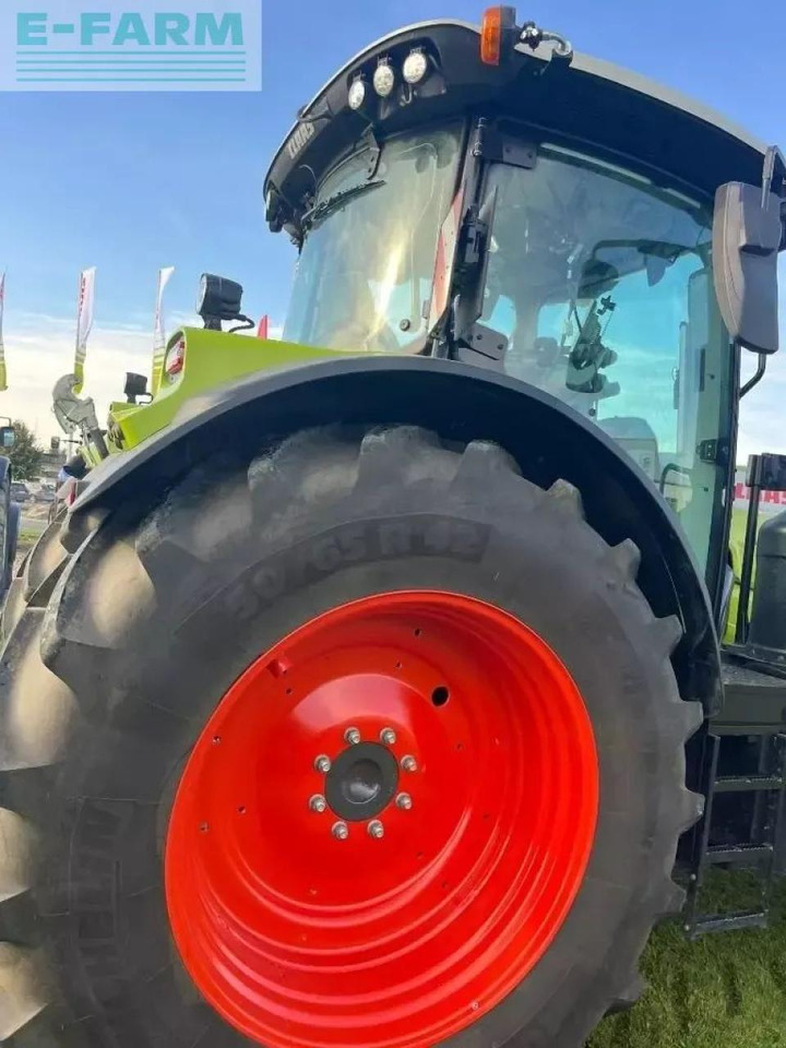 Tractor CLAAS