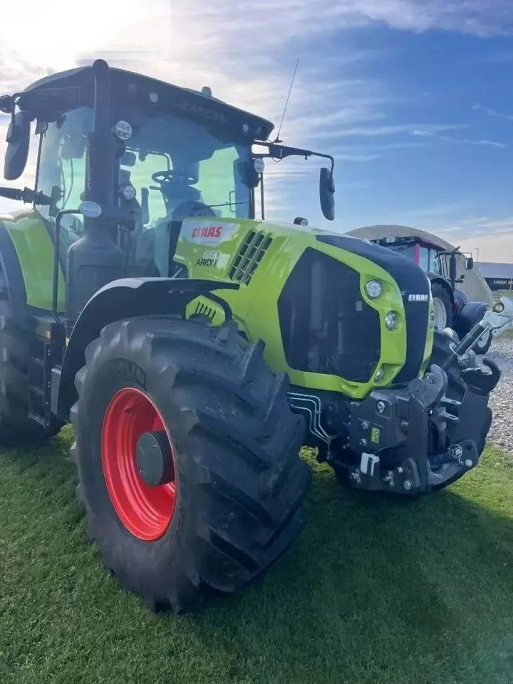 Tractor CLAAS
