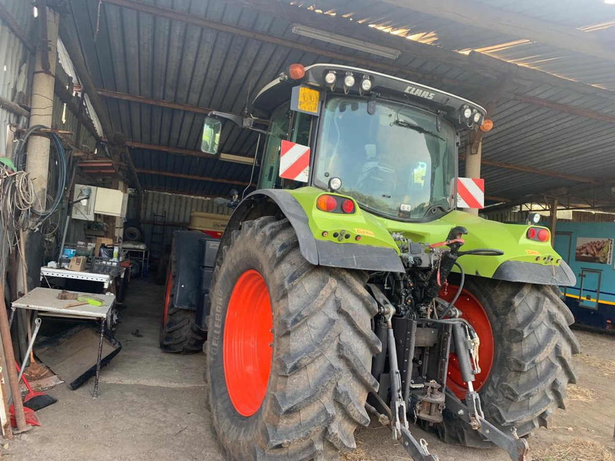 Tractor CLAAS 650ARION