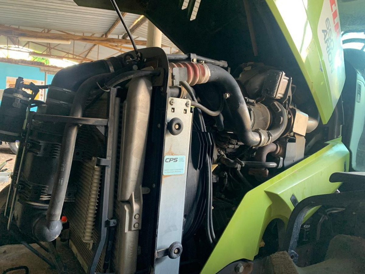 Tractor CLAAS 650ARION