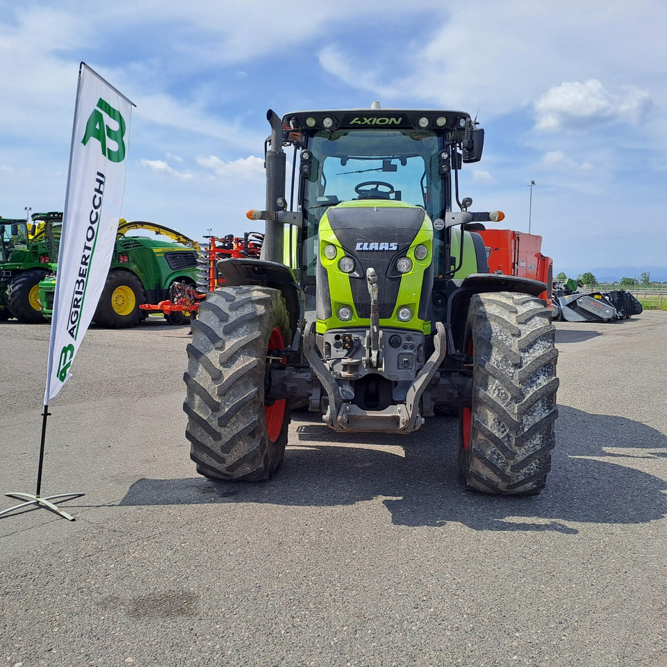 Tractor CLAAS 830 AXION