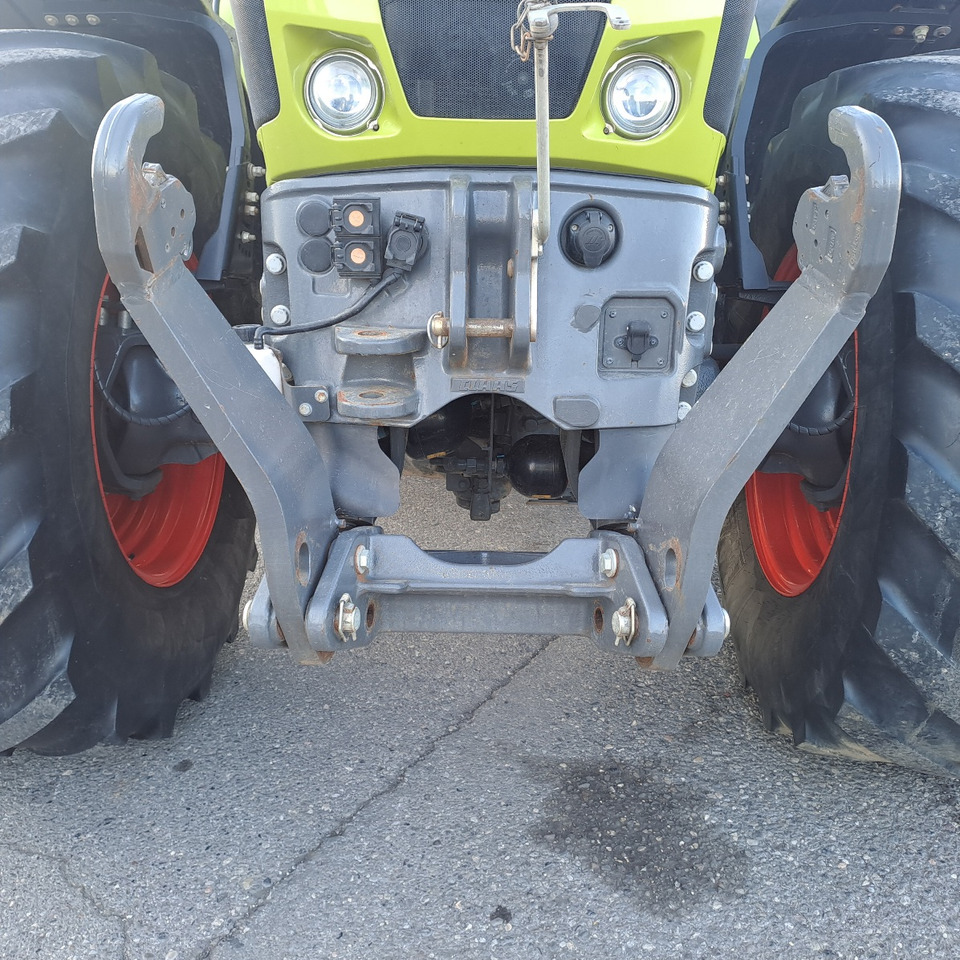Tractor CLAAS 830 AXION