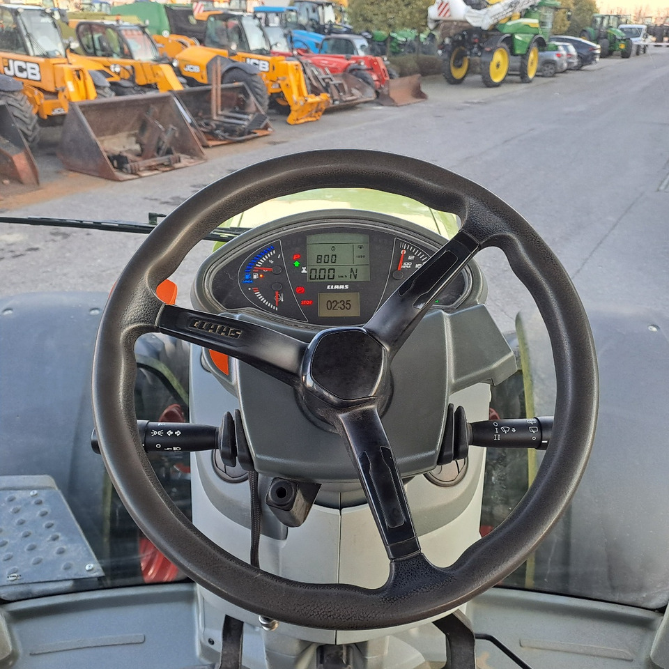 Tractor CLAAS 830 AXION