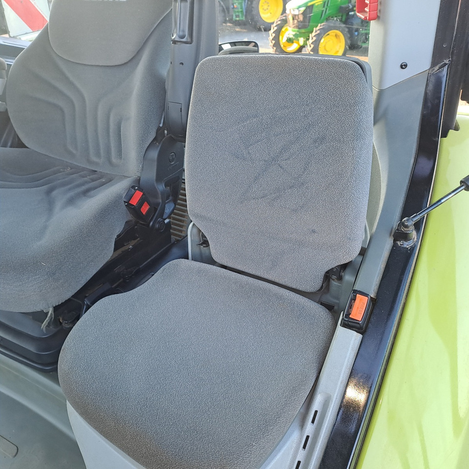 Tractor CLAAS 830 AXION - ASTA AGRIBERTOCCHI