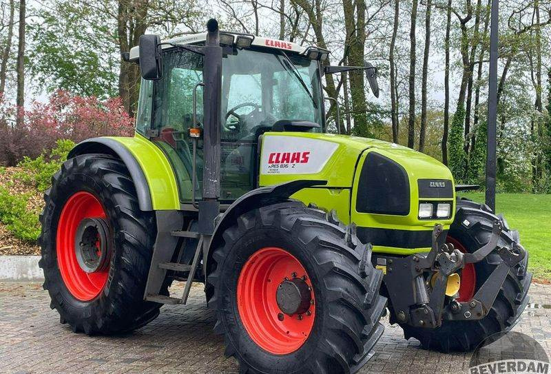 Tractor CLAAS 836 RZ