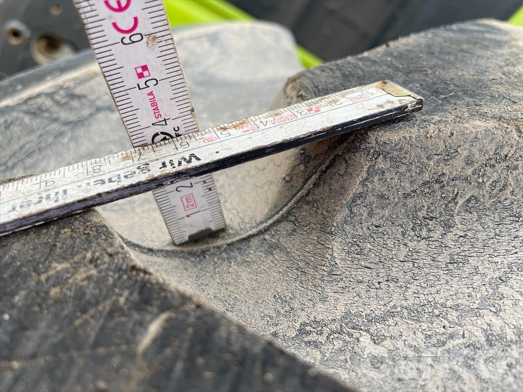 Tractor CLAAS 850 AXION (2015)