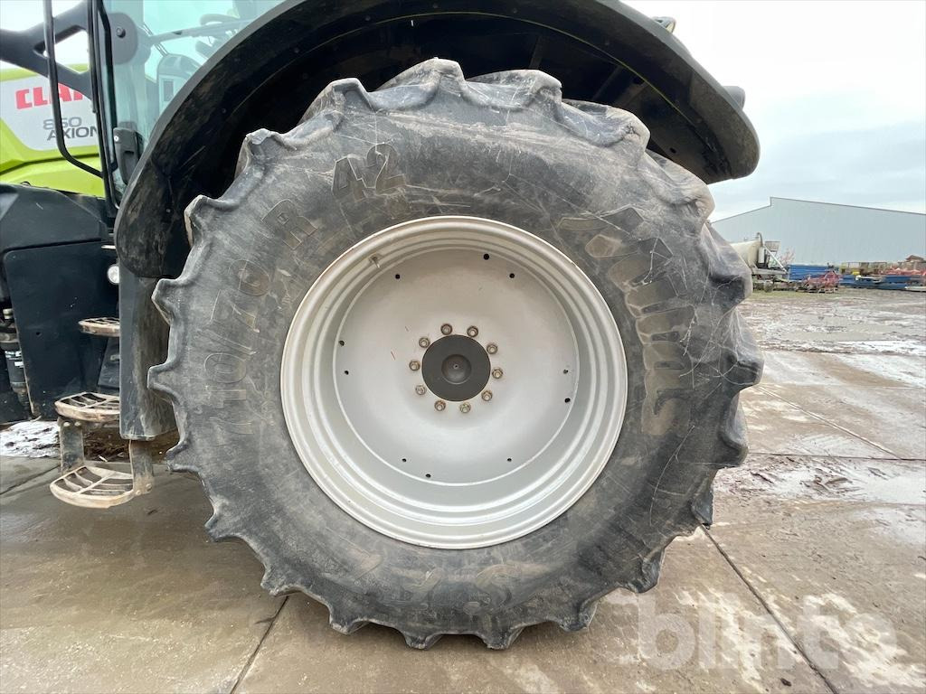 Tractor CLAAS 850 AXION (2015)