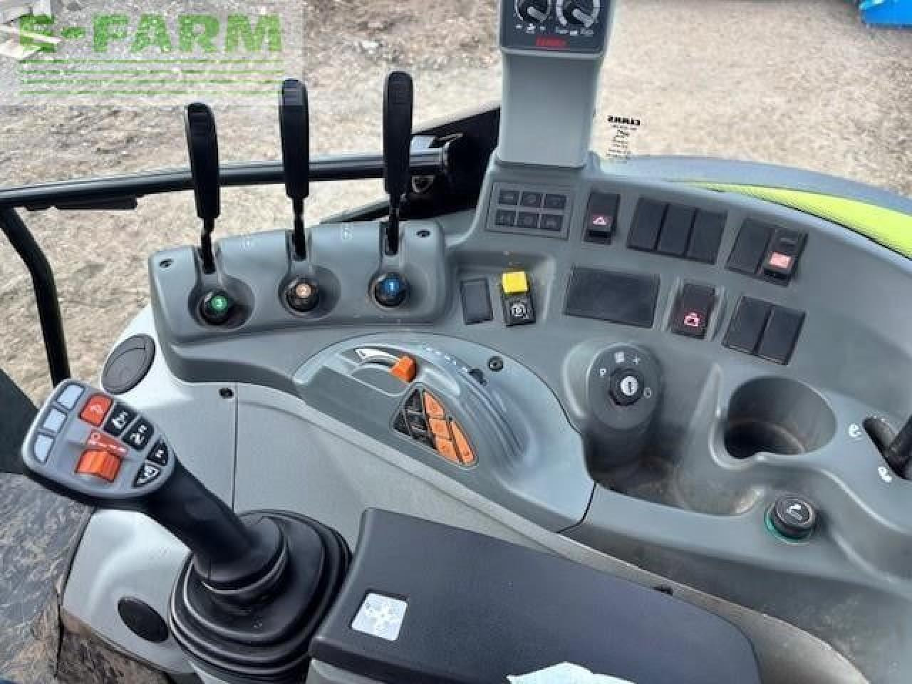 Tractor CLAAS ARION 430