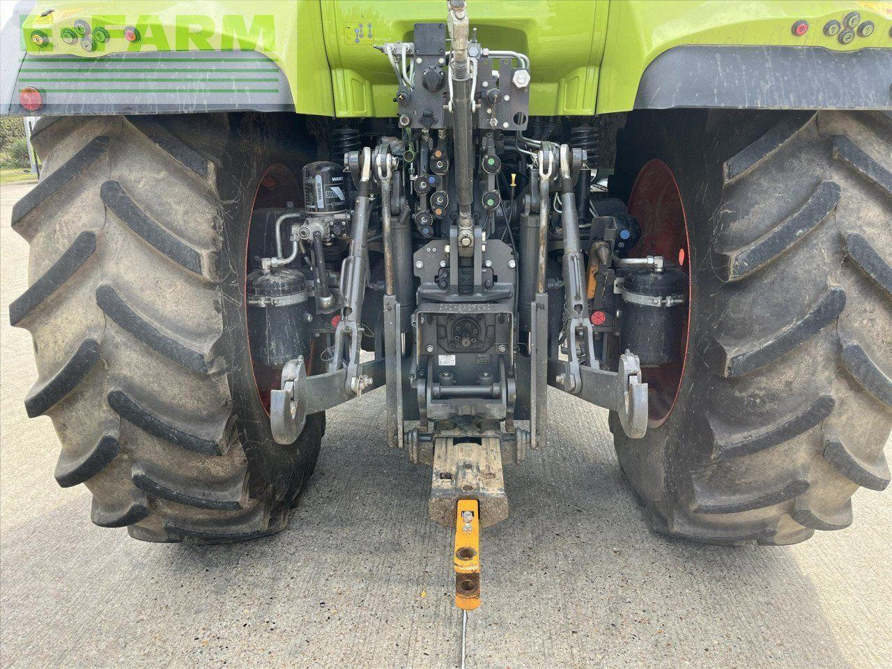 Tractor CLAAS ARION 530
