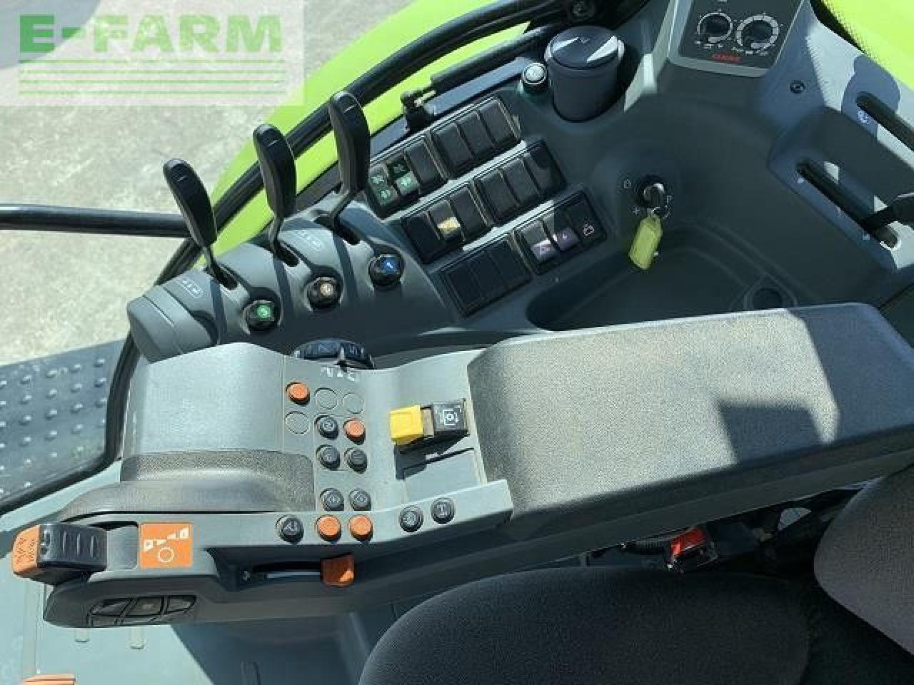 Tractor CLAAS ARION 610