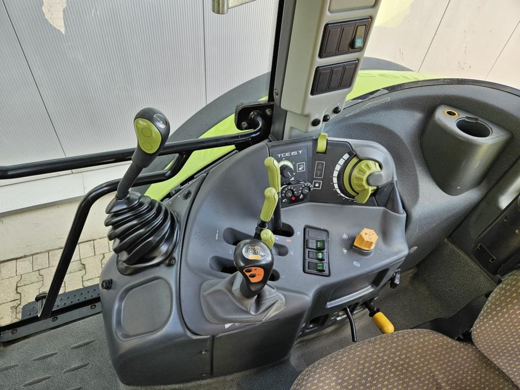 Tractor CLAAS ARION 630C
