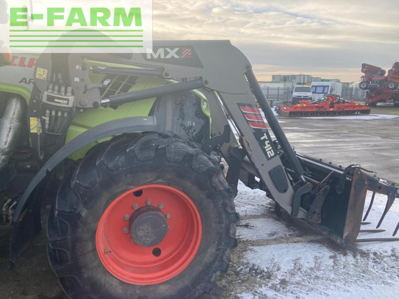 Tractor CLAAS ARION 640