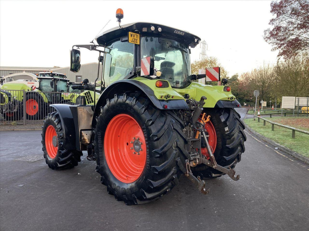 Tractor CLAAS ARION 660 CIS+