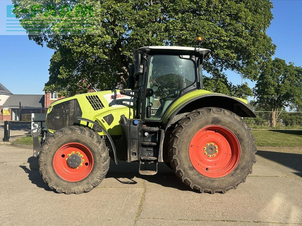 Tractor CLAAS AXION 800