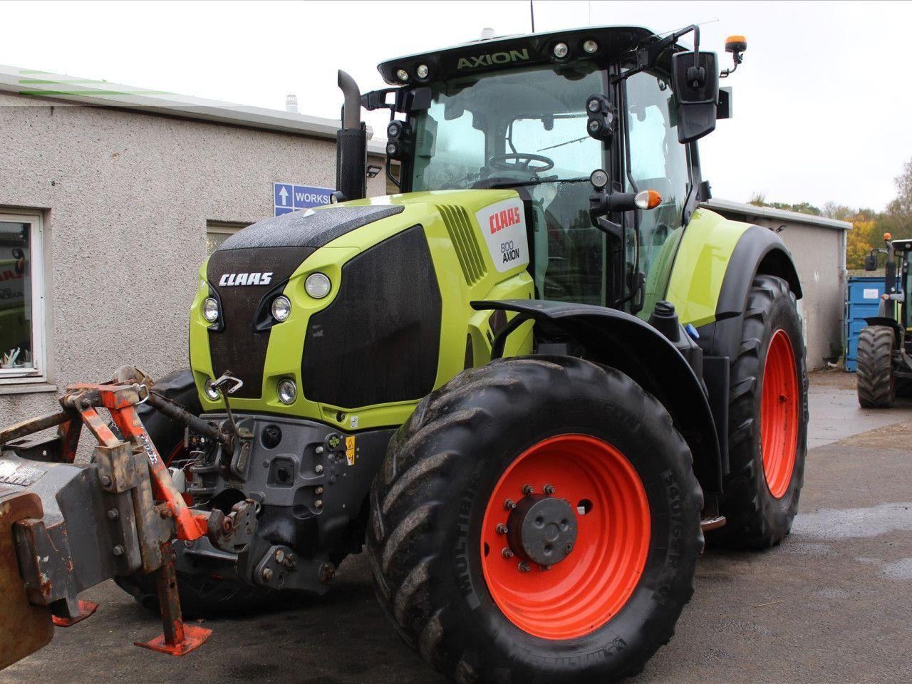 Tractor CLAAS AXION 800