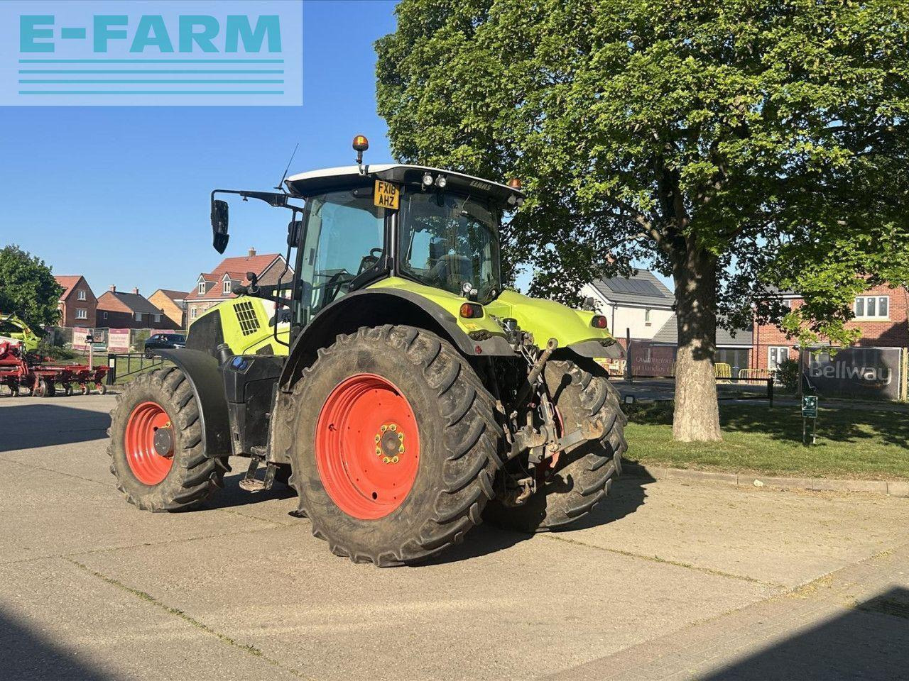 Tractor CLAAS AXION 800