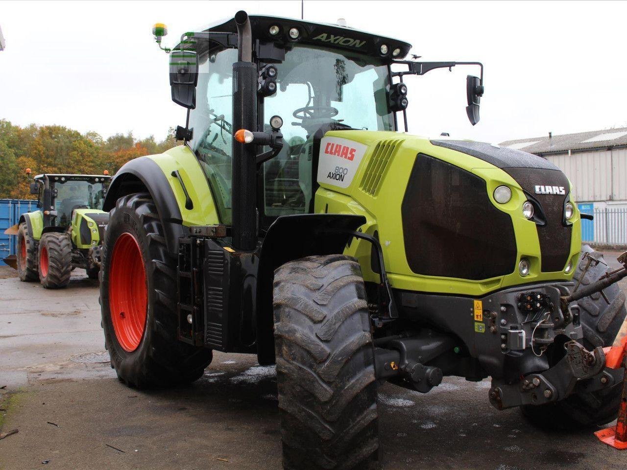 Tractor CLAAS AXION 800