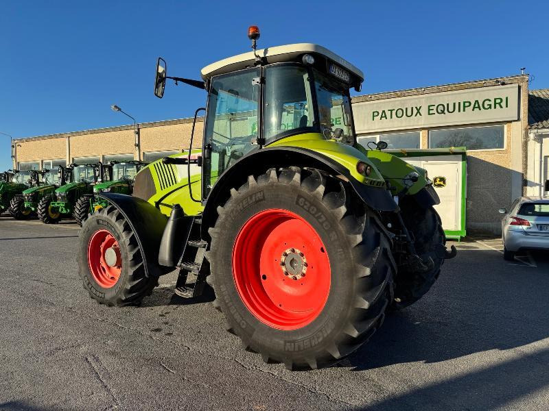 Tractor CLAAS AXION 810 CMATIC