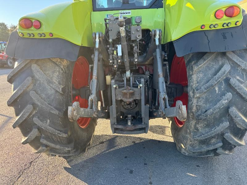Tractor CLAAS AXION 810 CMATIC