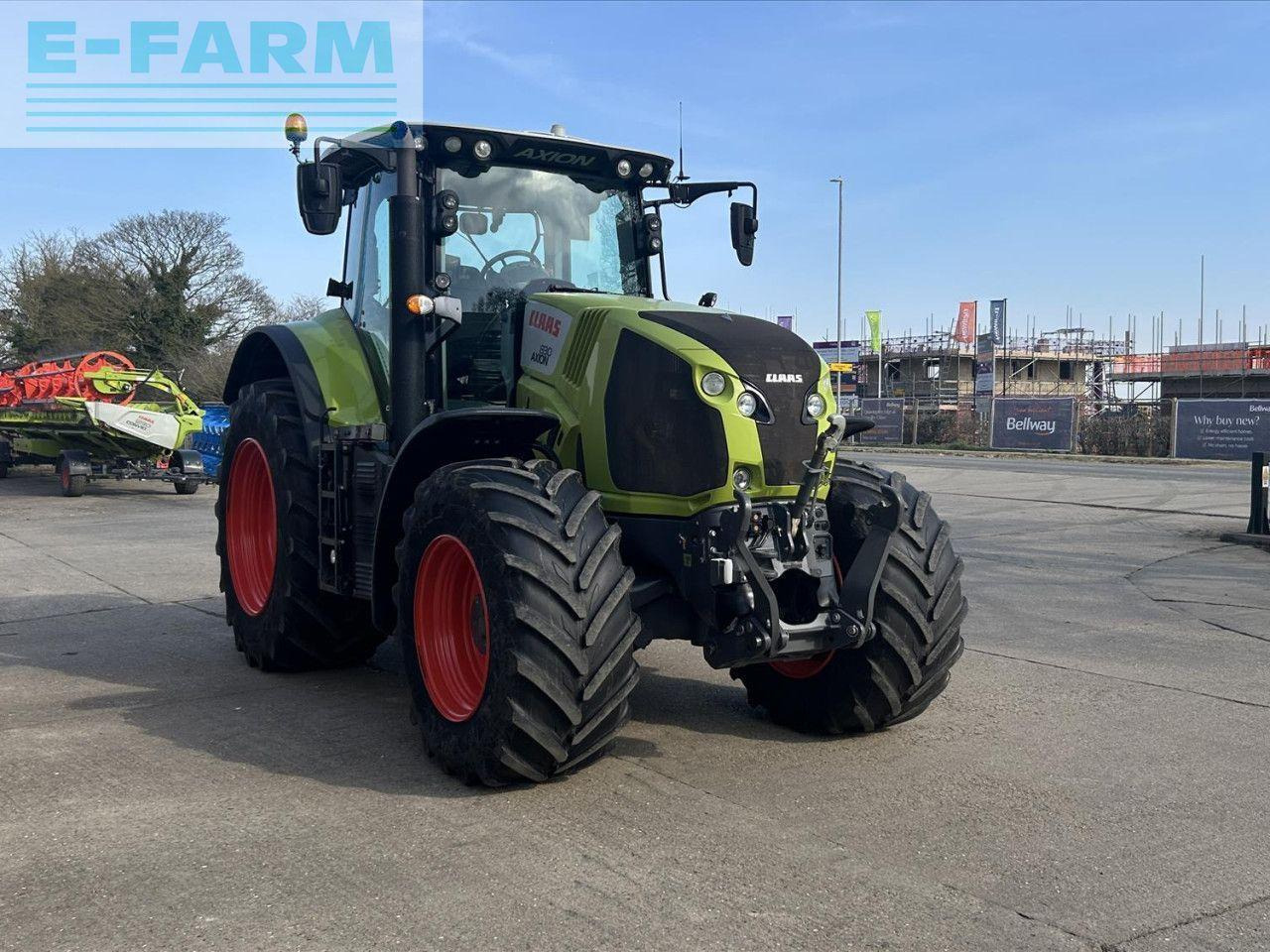 Tractor CLAAS AXION 830