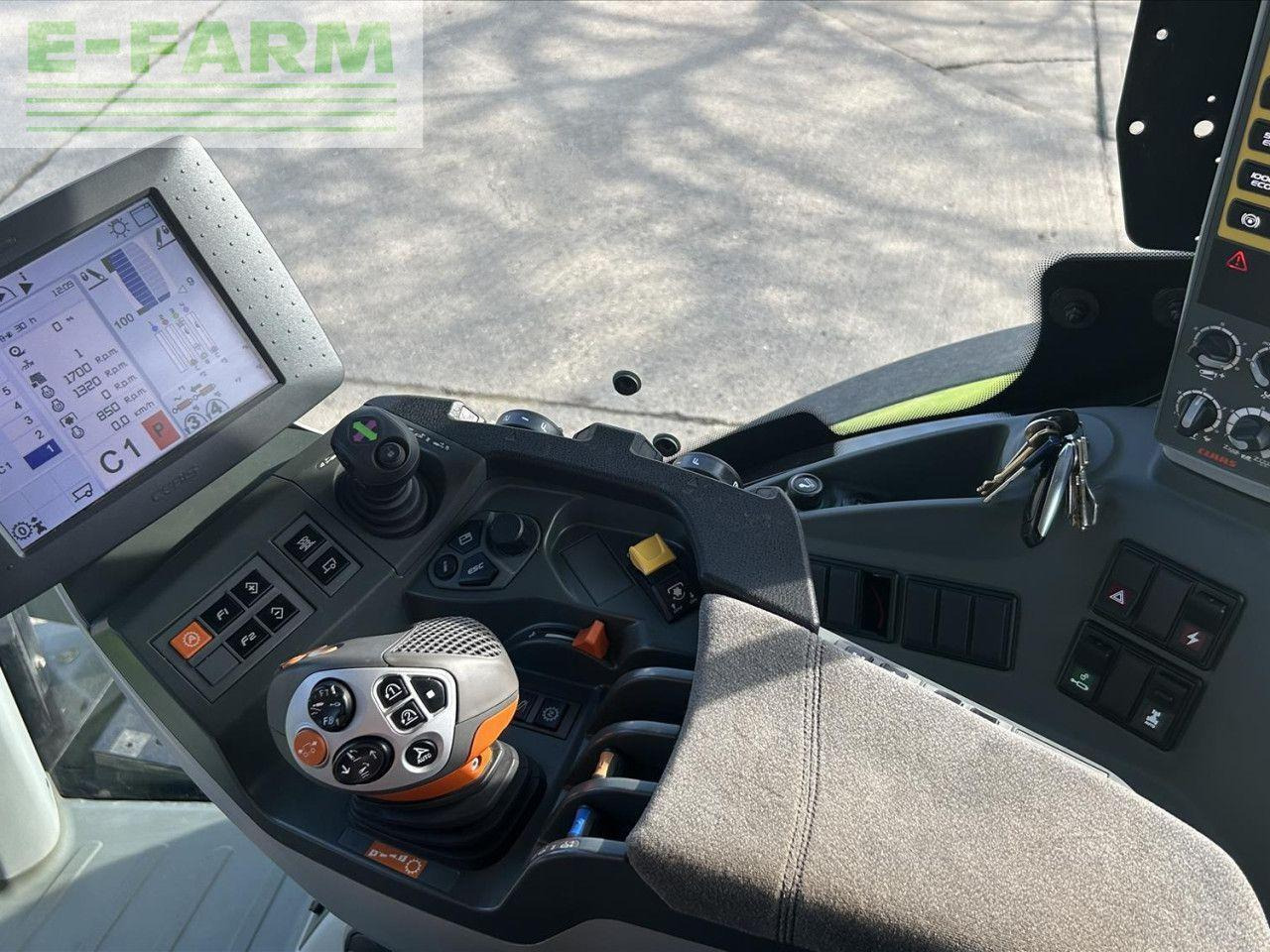 Tractor CLAAS AXION 830