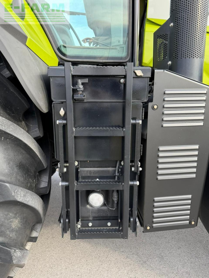 Tractor CLAAS AXION 830