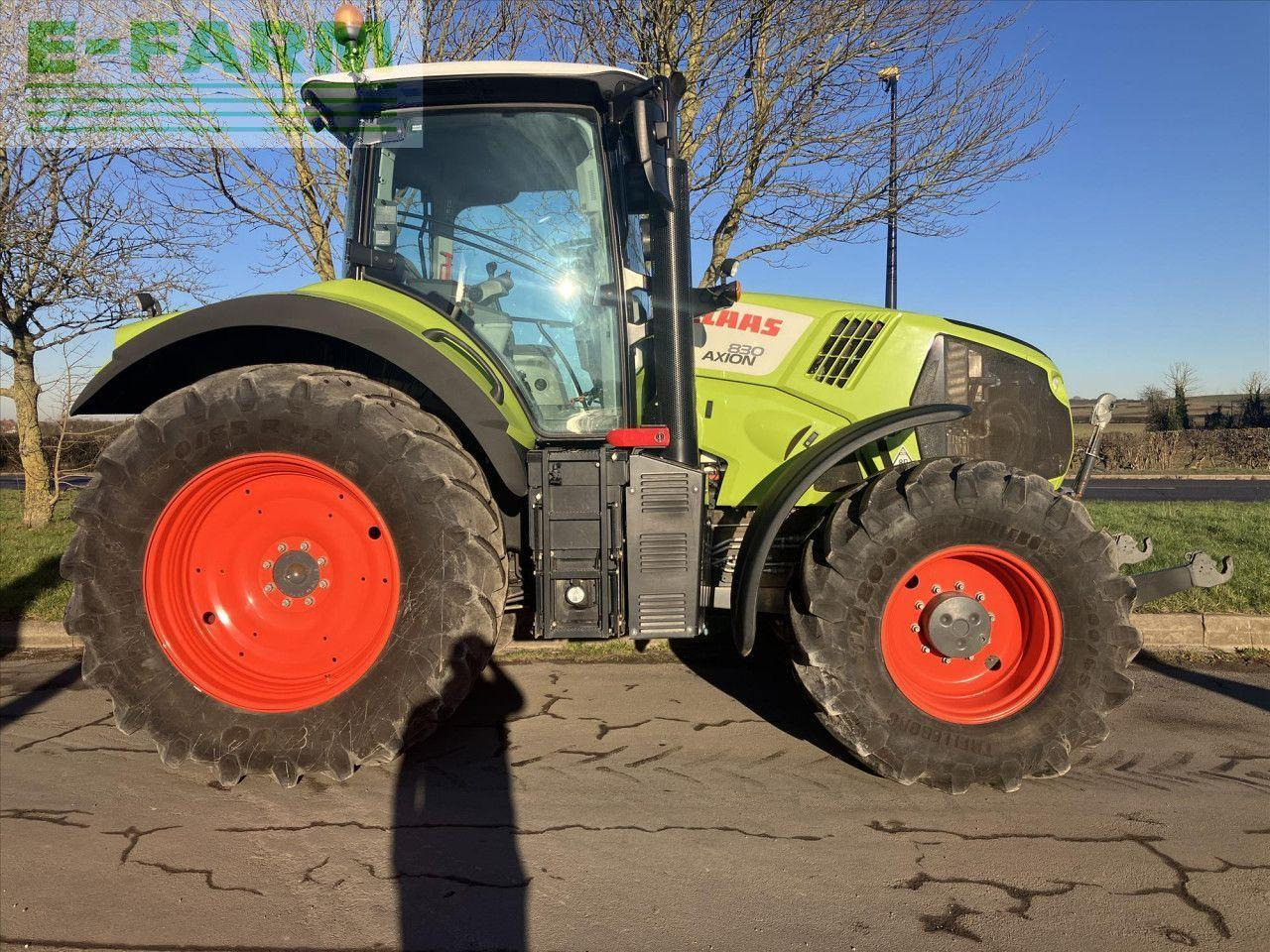 Tractor CLAAS AXION 830