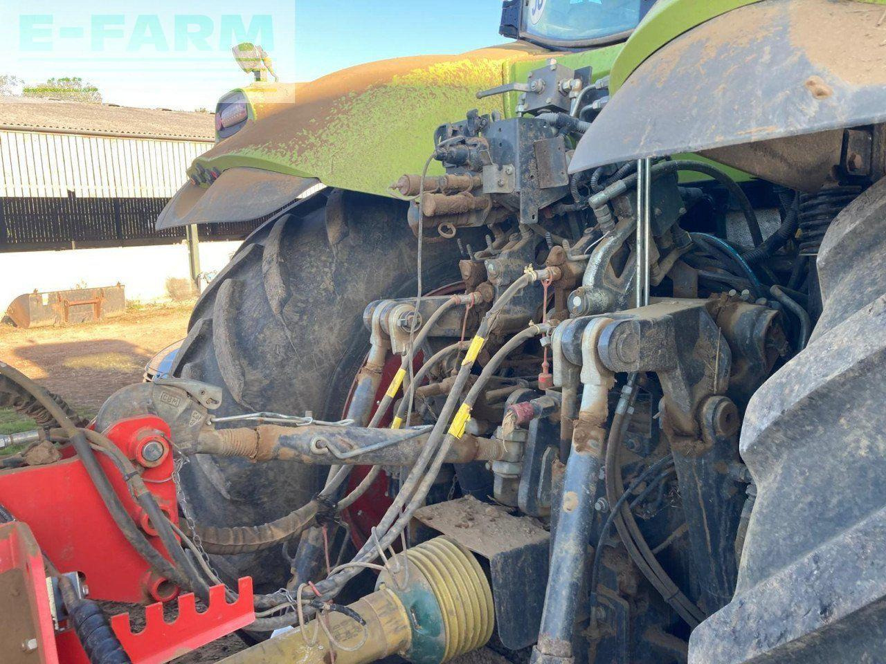 Tractor CLAAS AXION 830