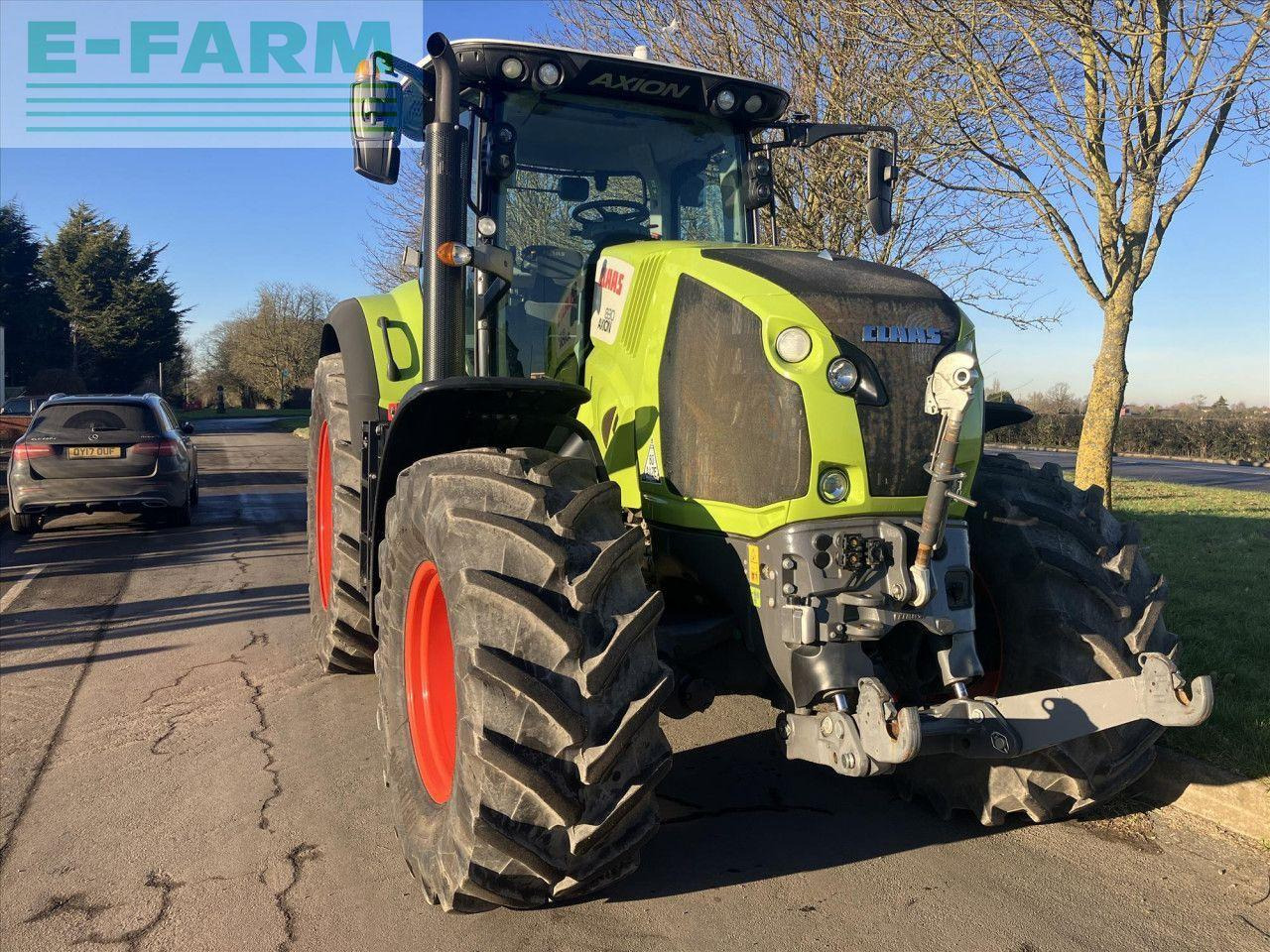 Tractor CLAAS AXION 830