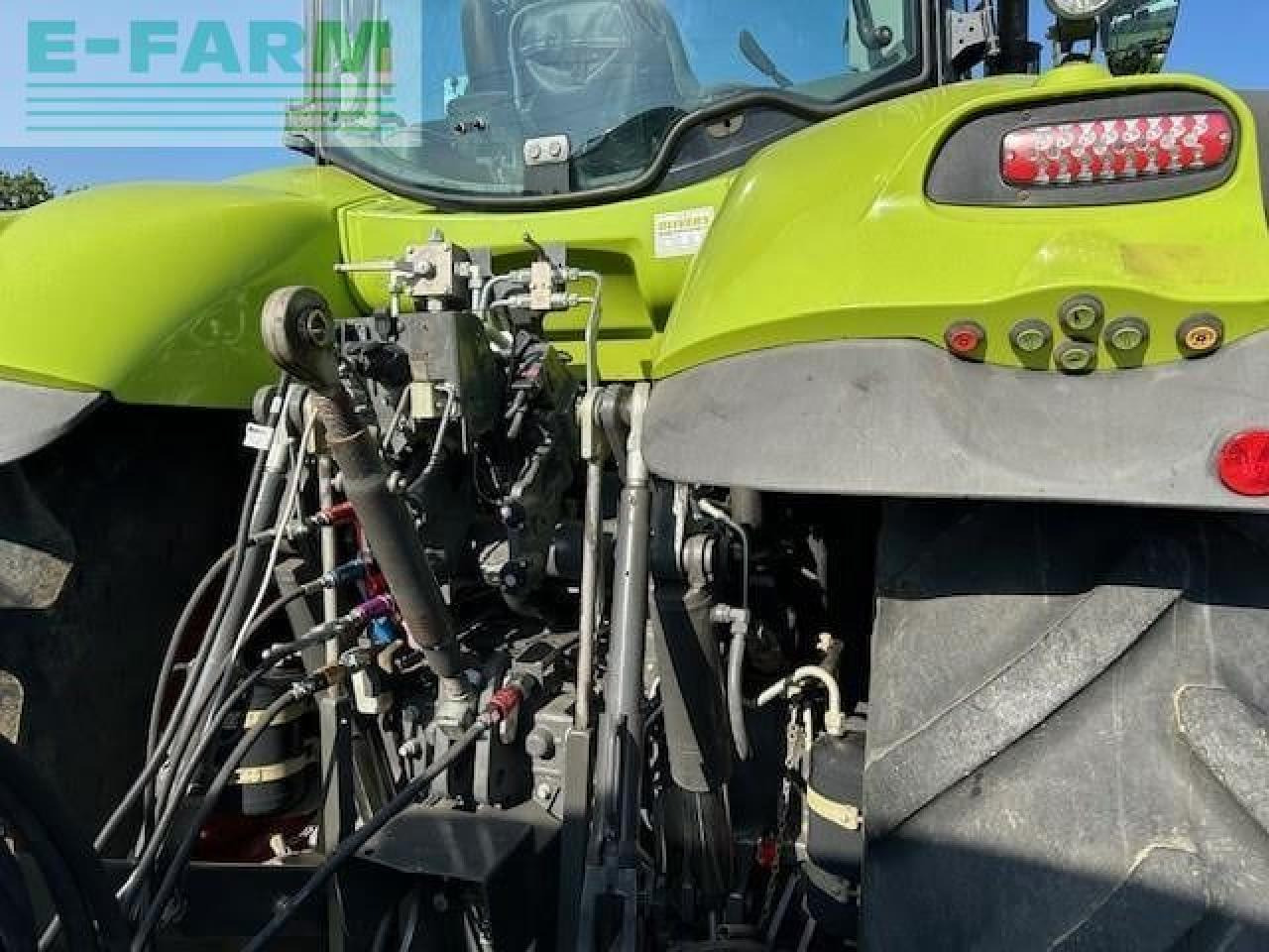 Tractor CLAAS AXION 830