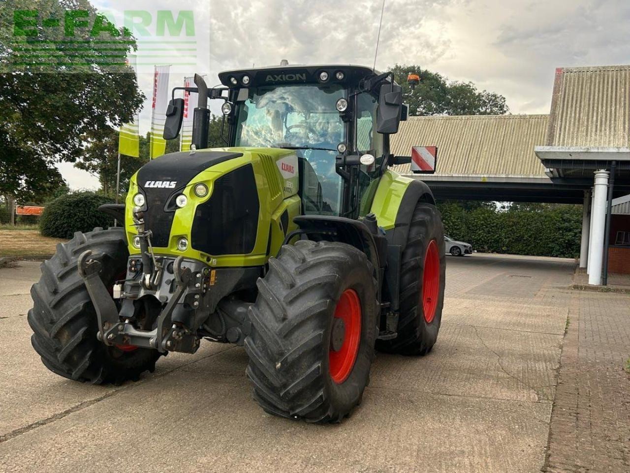 Tractor CLAAS AXION 830
