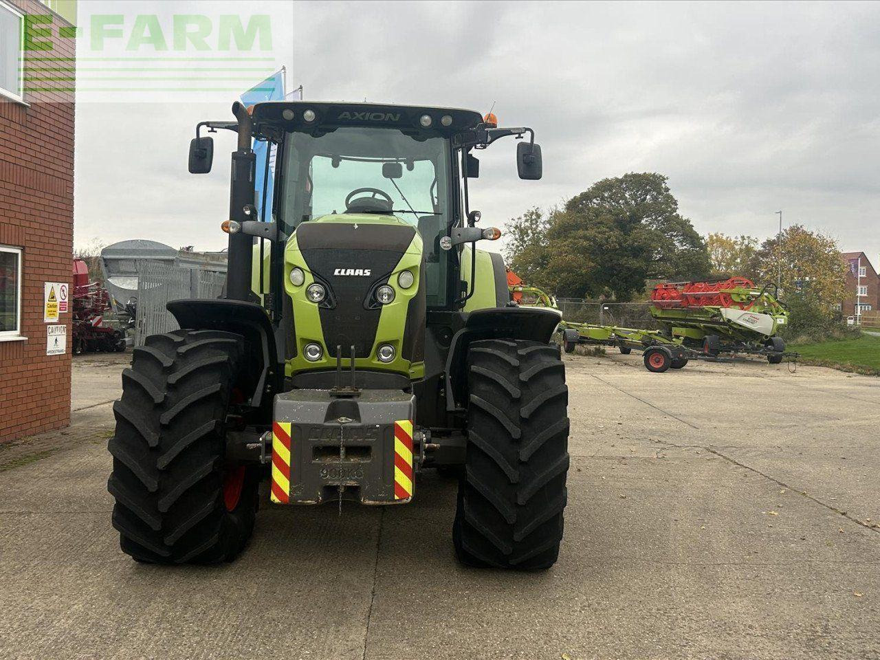 Tractor CLAAS AXION 830