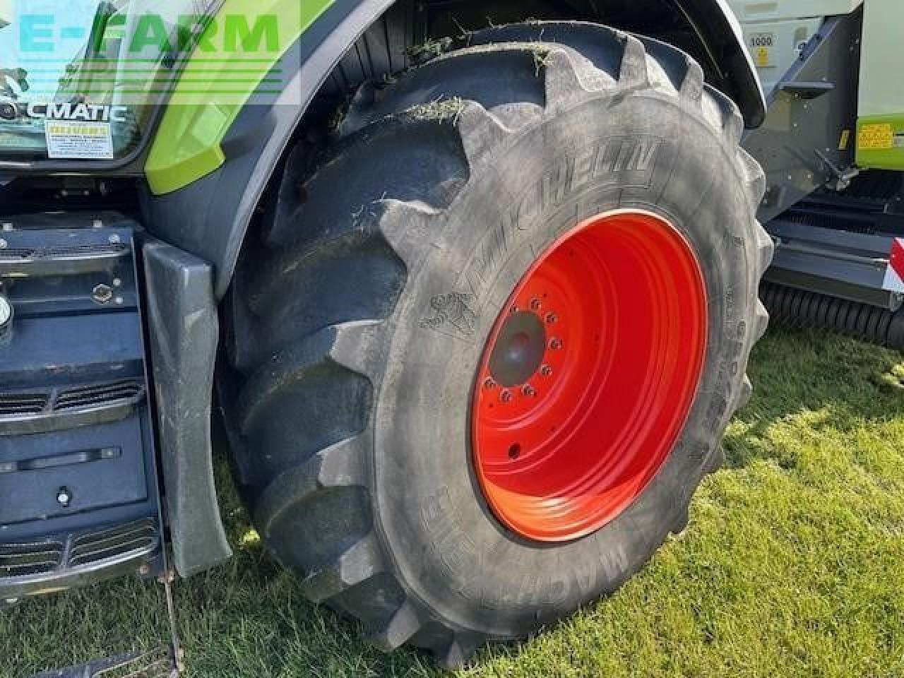 Tractor CLAAS AXION 830