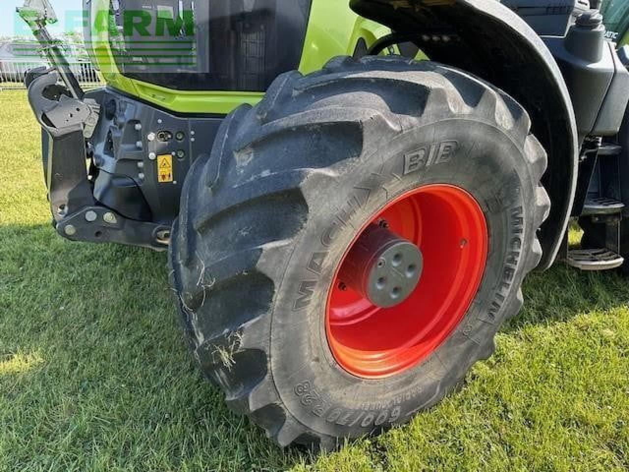 Tractor CLAAS AXION 830