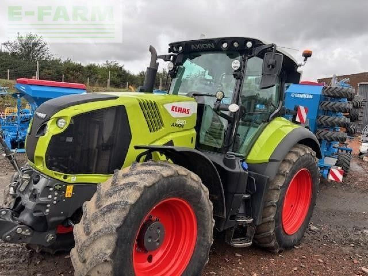 Tractor CLAAS AXION 830