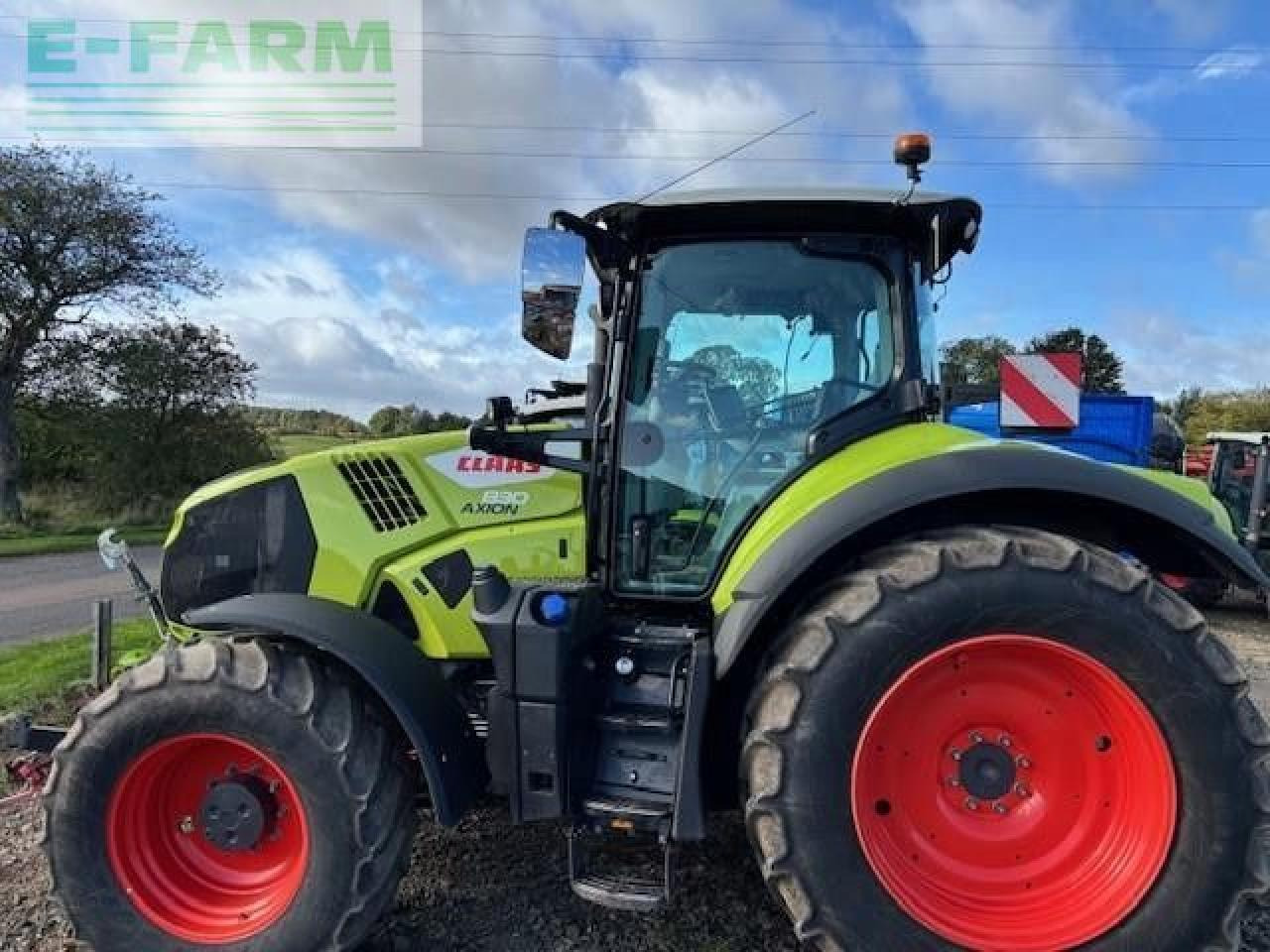 Tractor CLAAS AXION 830
