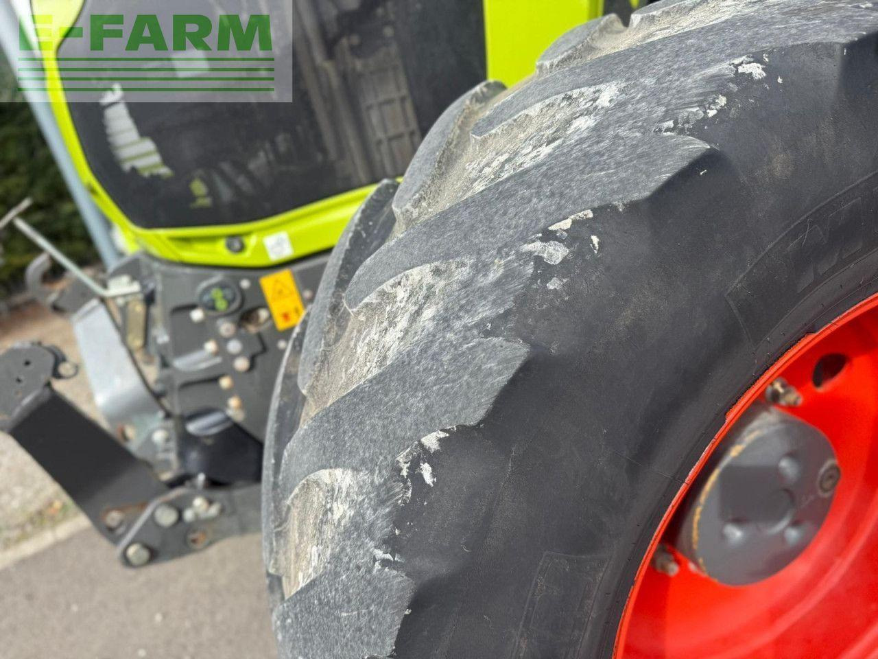 Tractor CLAAS AXION 830