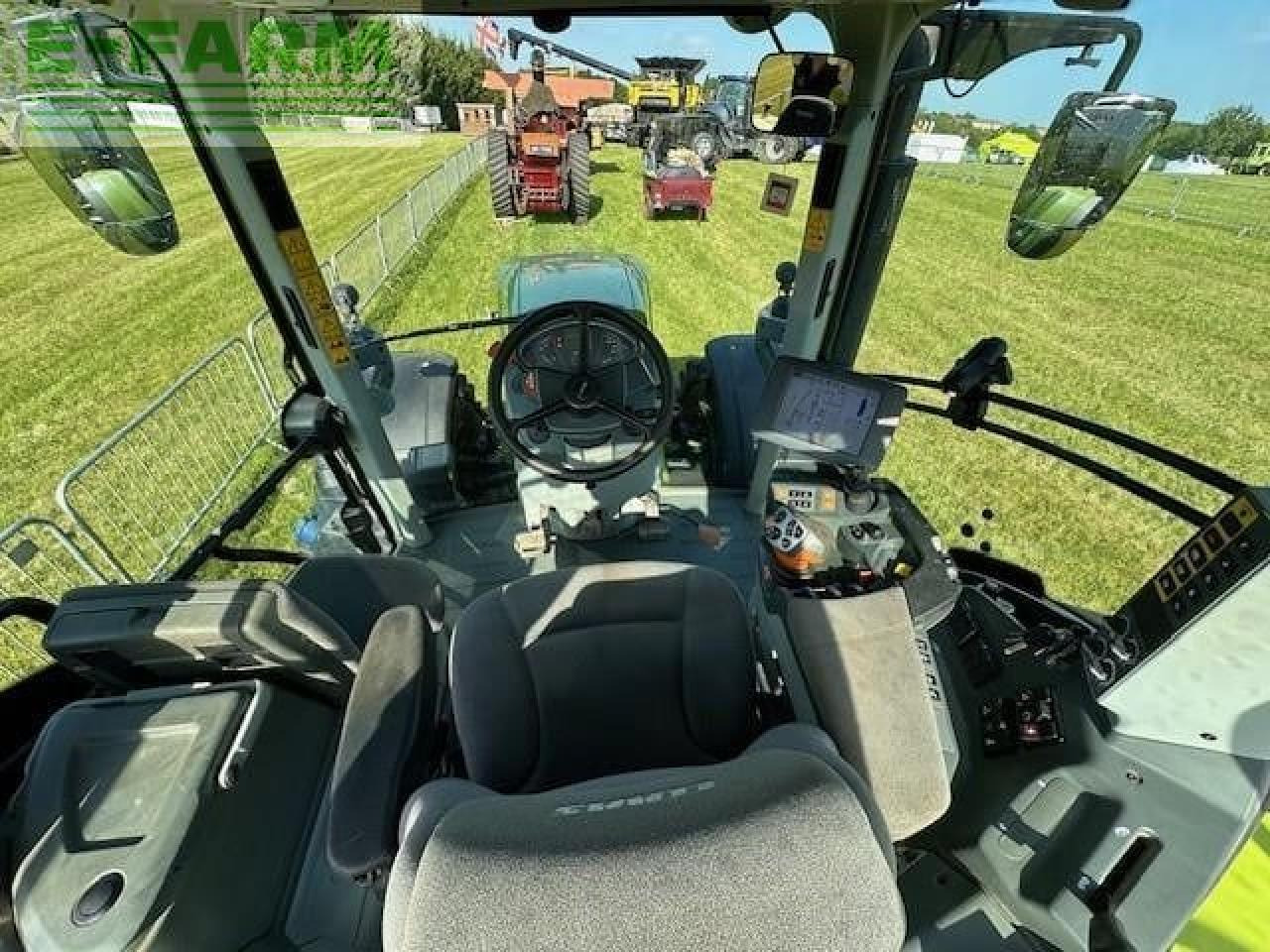 Tractor CLAAS AXION 830