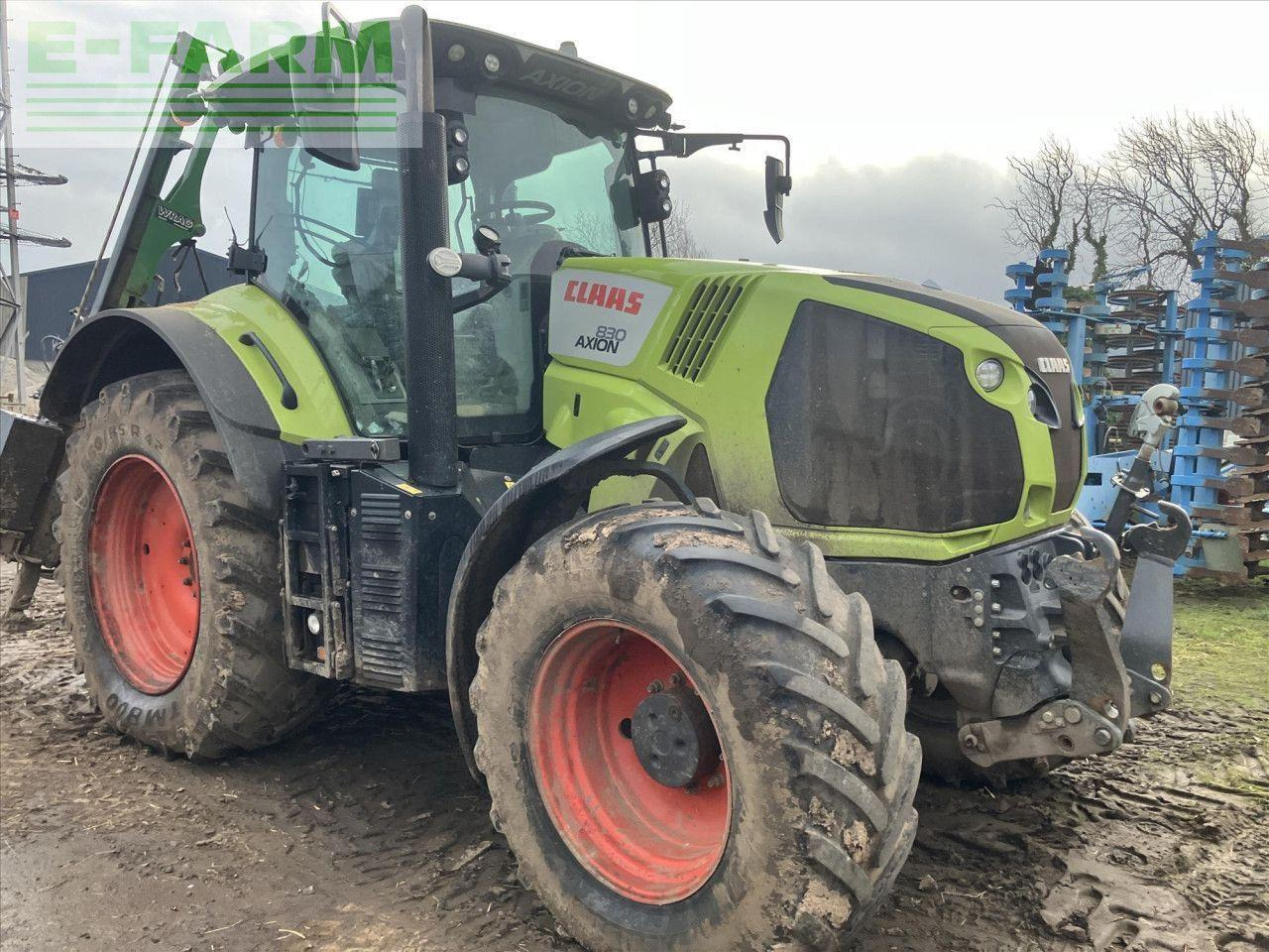 Tractor CLAAS AXION 830