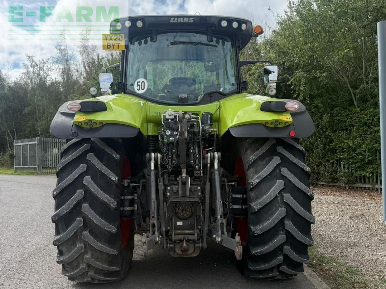 Tractor CLAAS AXION 830