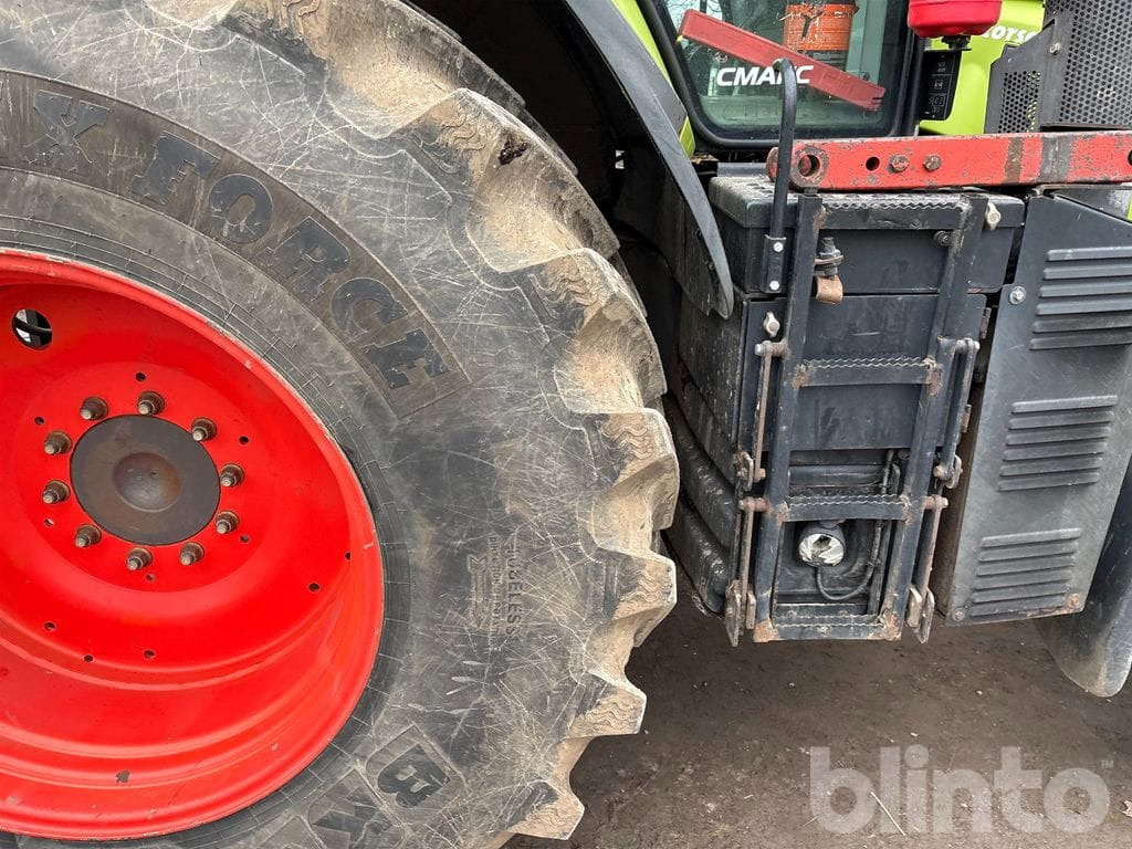 Tractor CLAAS AXION 830