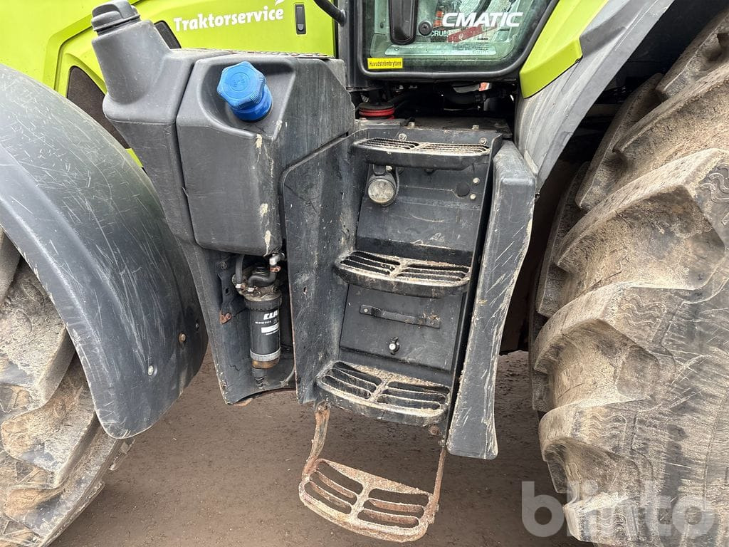 Tractor CLAAS AXION 830
