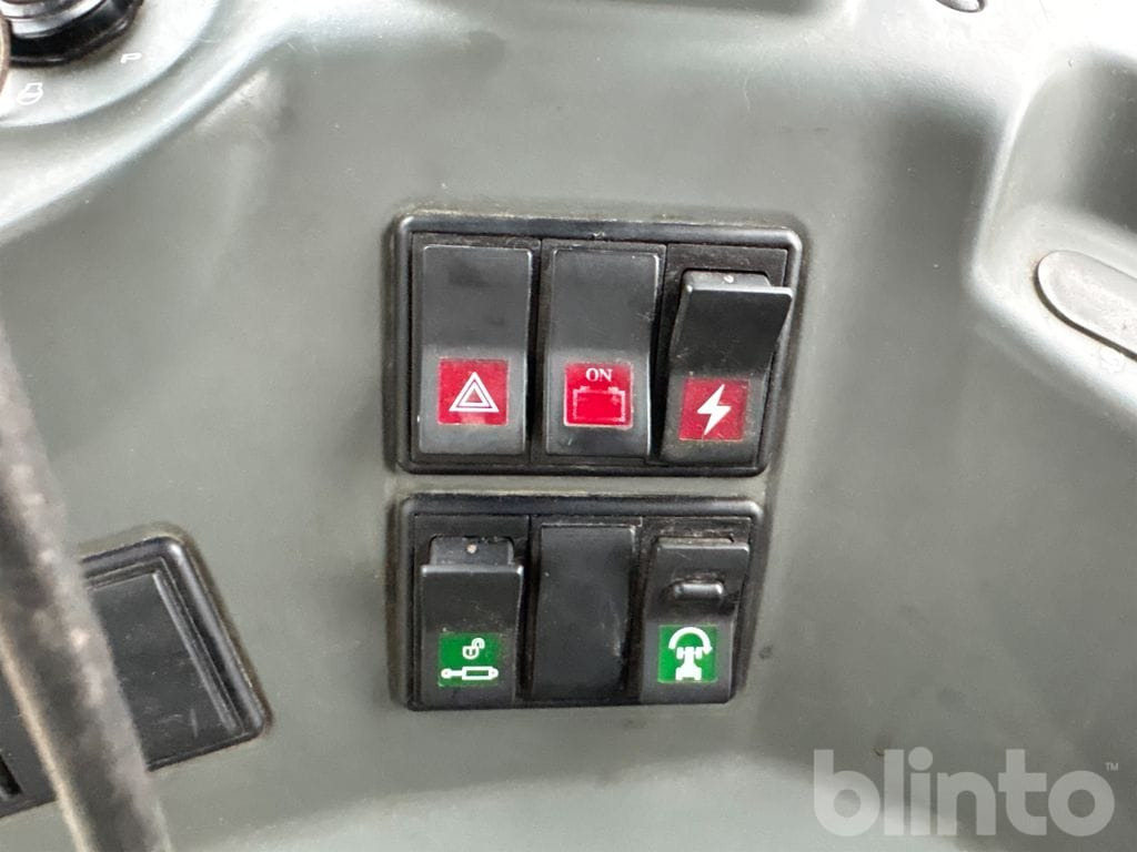 Tractor CLAAS AXION 830