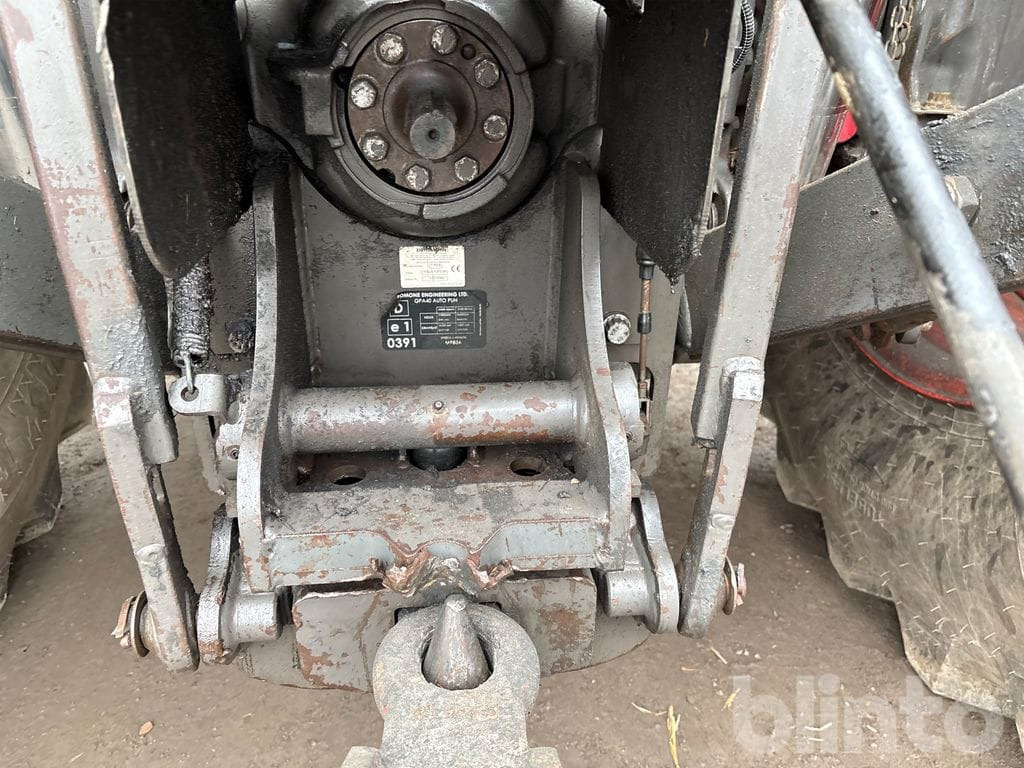 Tractor CLAAS AXION 830