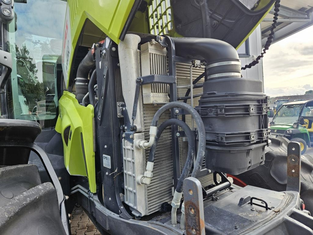 Tractor CLAAS AXION 830 CMATIC