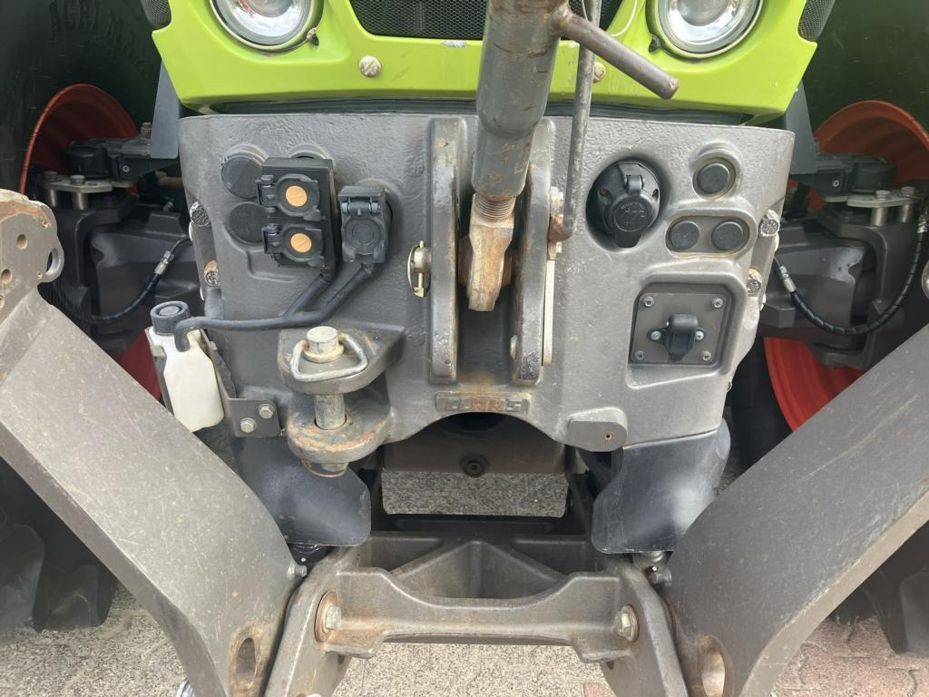 Tractor CLAAS AXION 830 CMATIC