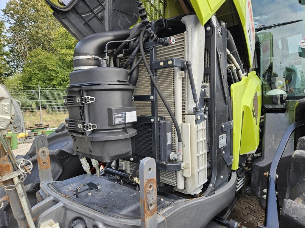 Tractor CLAAS AXION 830 CMATIC